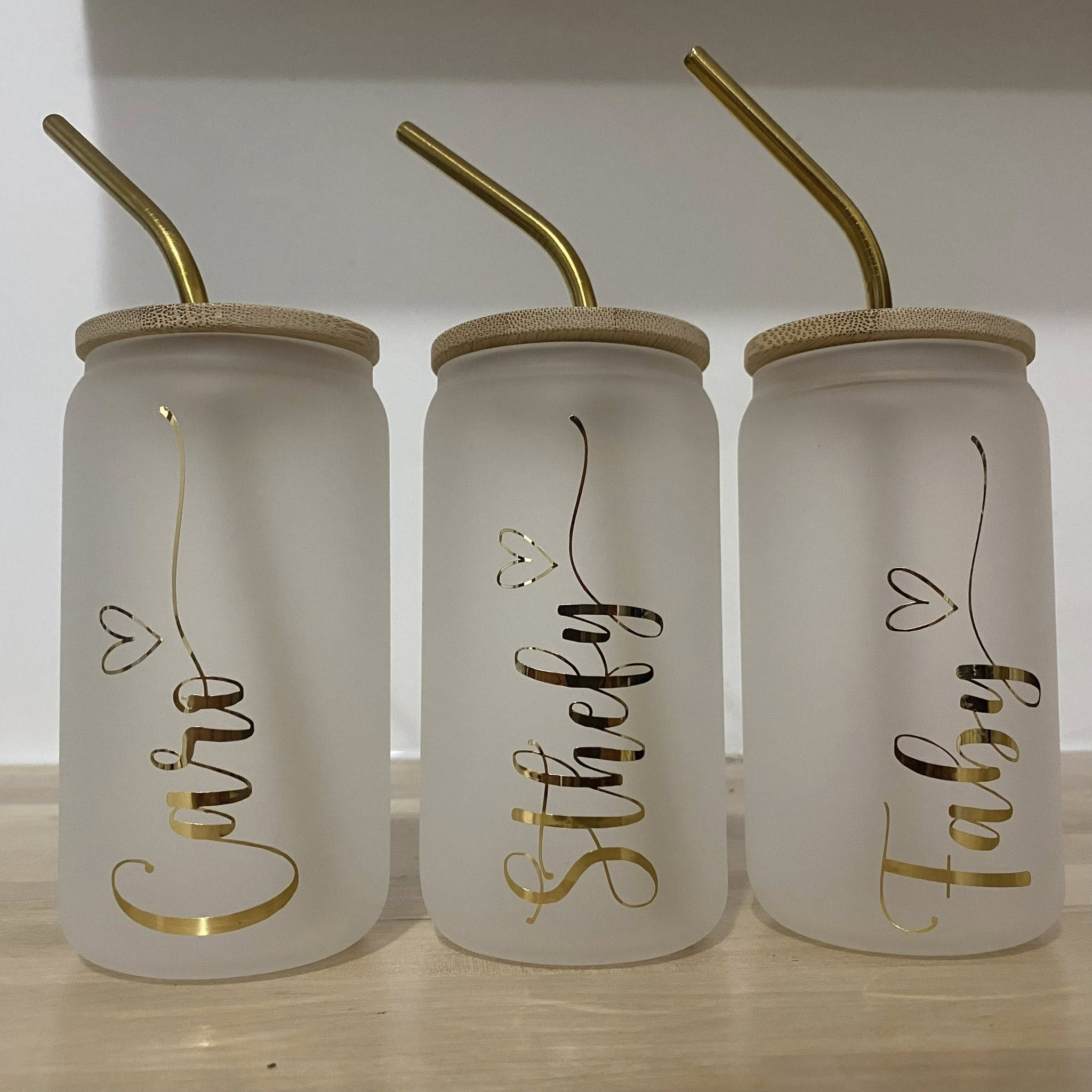 <a href="https://bridalenvyco.com/index.php/product/bride-beer-can-frosted-glass-cup-w-lid-and-straw-cute-matching-bachelorette-cups-affordable-wedding-party-gifts-bridesmaid-proposal/" style="color: white;text-decoration: none">   Bride Beer Can frosted Glass </a>